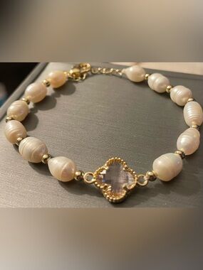 Fresh Water pearls Pearl Bracelet with Clover Crystal Charm